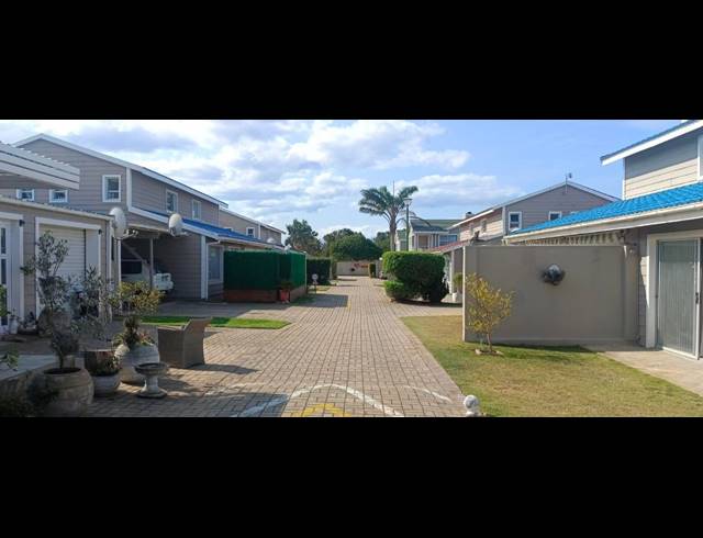 2 BEDROOM APARTMENT FOR SALE IN HARTENBOS CENTRAL
